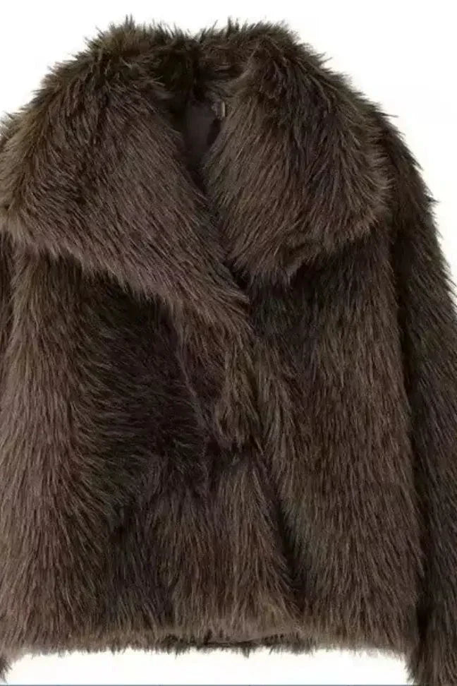 Luxurious faux fur coat - Bajeni
